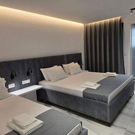 Wait 'N Sea Hotel Himare Exterior photo