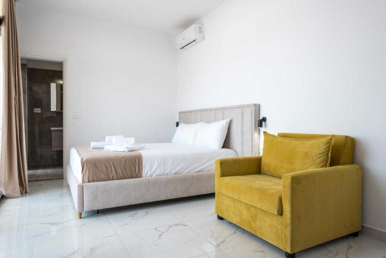 Wait 'N Sea Hotel Himare Exterior photo