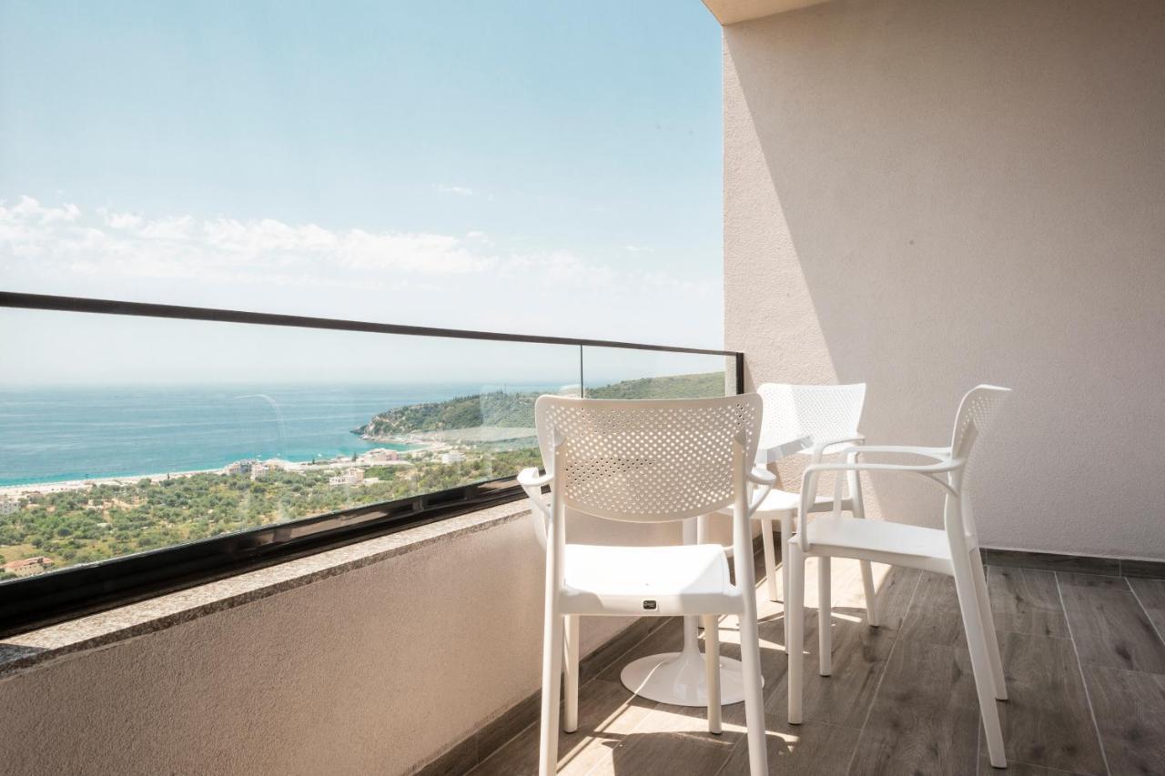 Wait 'N Sea Hotel Himare Exterior photo