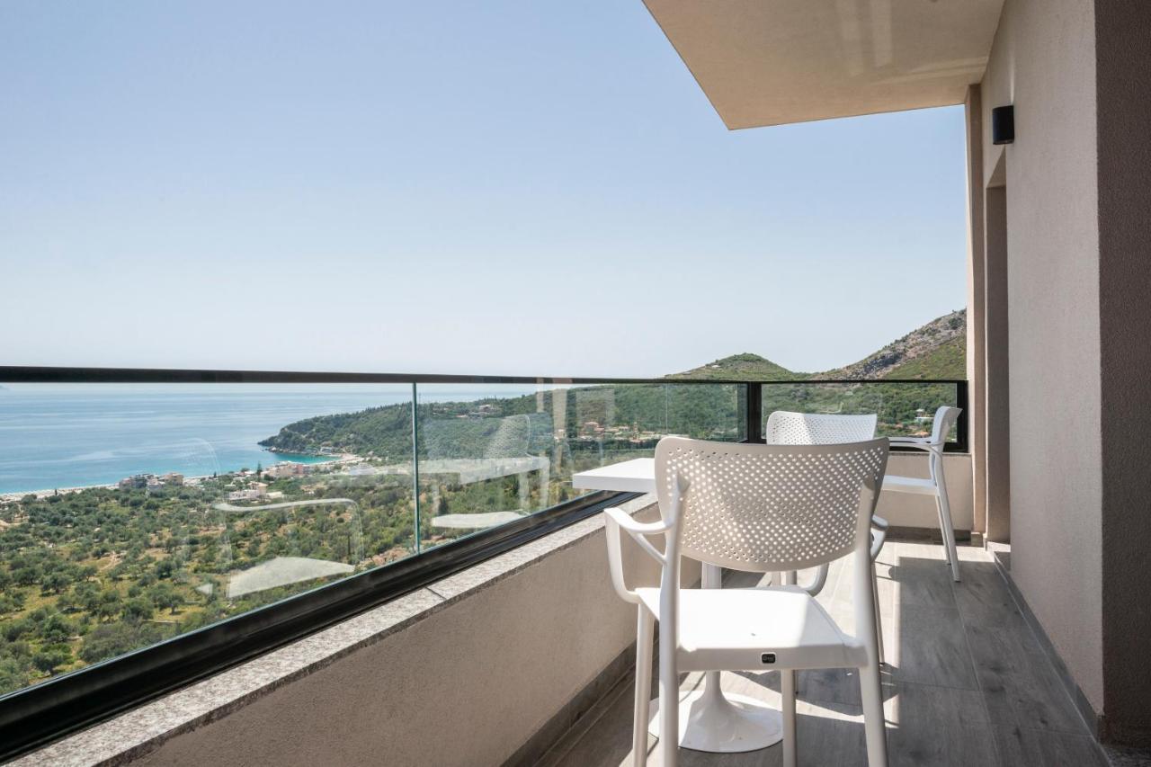 Wait 'N Sea Hotel Himare Exterior photo