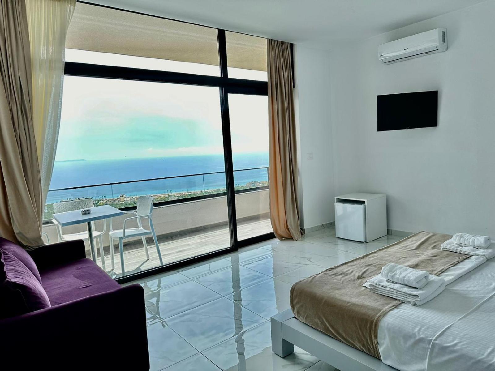 Wait 'N Sea Hotel Himare Exterior photo